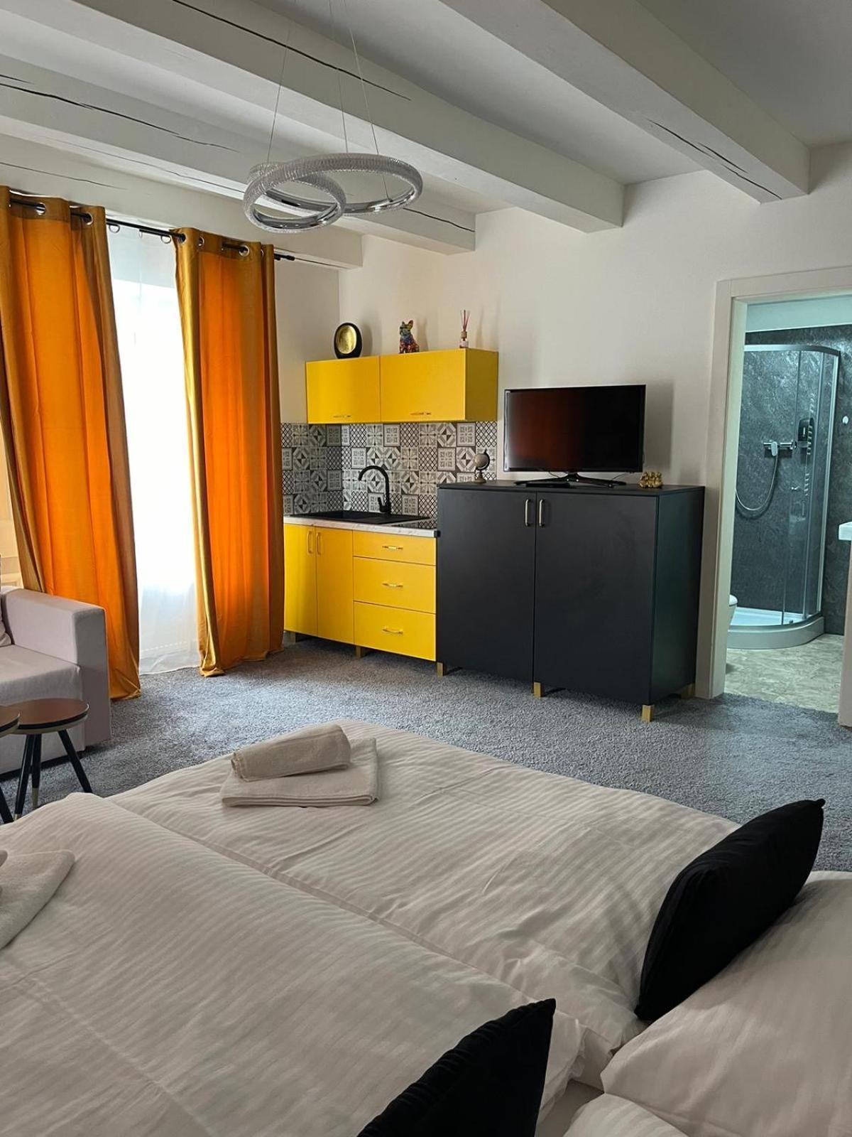 Boutique Hotel Posta Rl Oravsky Podzamok Buitenkant foto