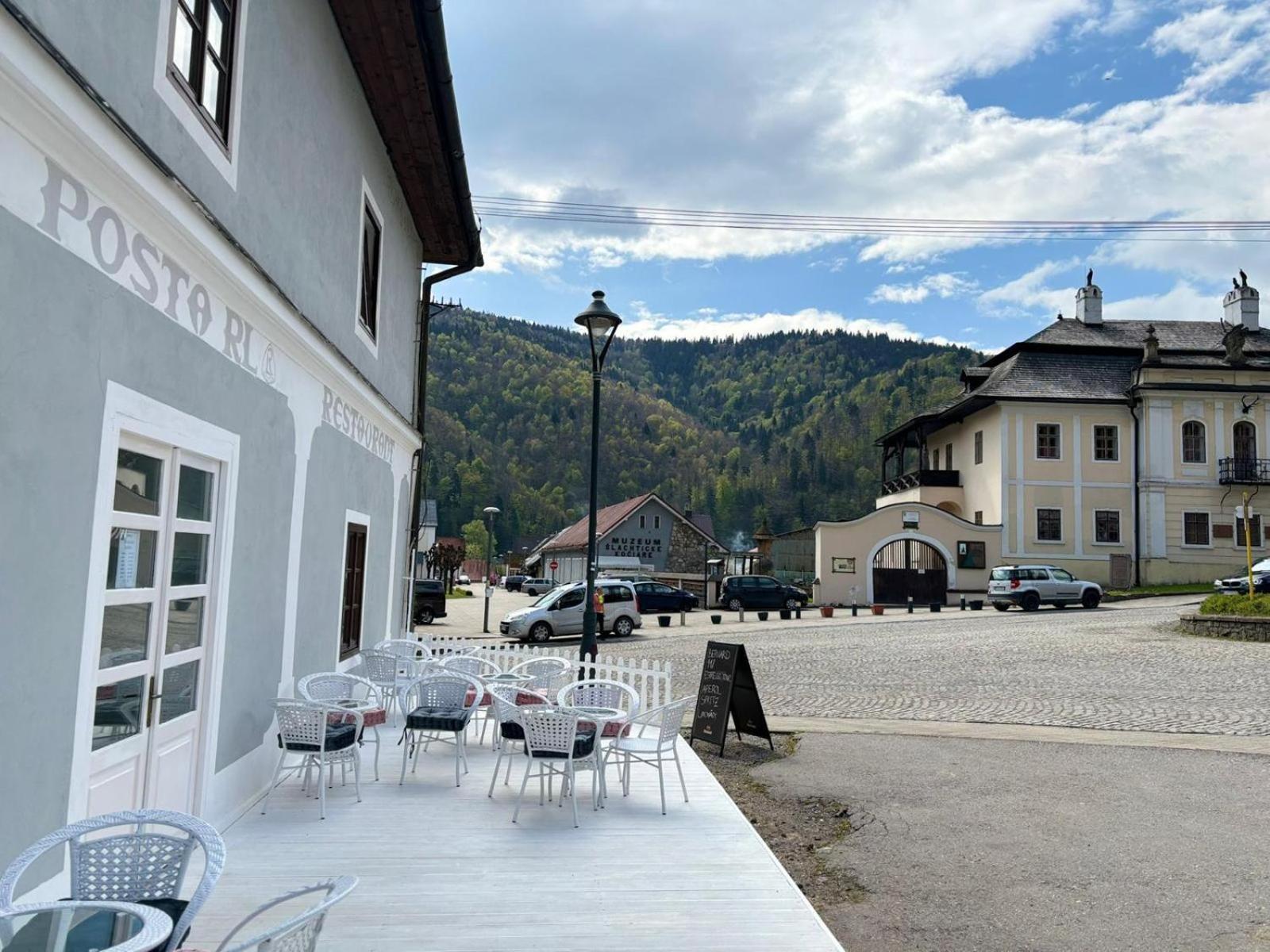Boutique Hotel Posta Rl Oravsky Podzamok Buitenkant foto